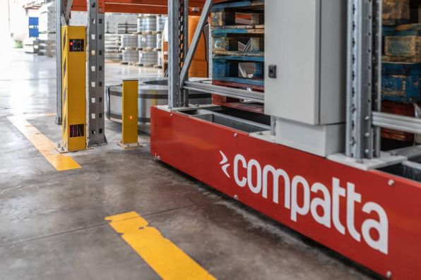 Compatta Slider 1